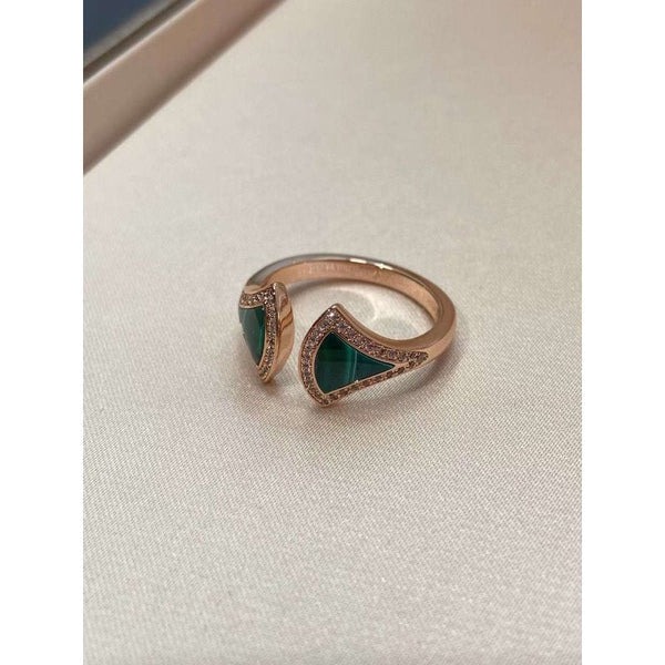 Malachite Divas Style Ring - Image 2